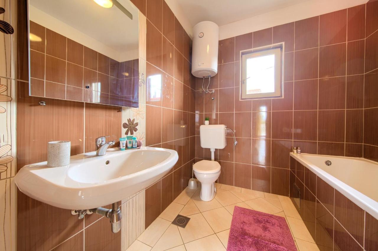 Rasopasno Apartment With Terrace And Private Parking מראה חיצוני תמונה